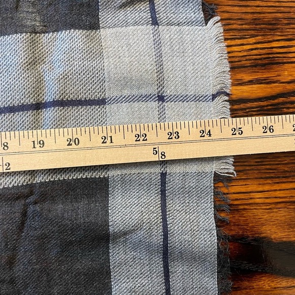 Large Scarf/Wrap, Black and Grey - Picture 3 of 4